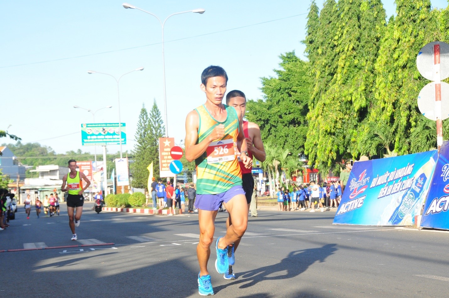 Gần 1500 vận động viên chinh phục đỉnh núi Bà Rá cùng Number 1 Active - Ảnh 3. Gần 1500 vận động viên chinh phục đỉnh núi Bà Rá cùng Number 1 Active - Ảnh 3.