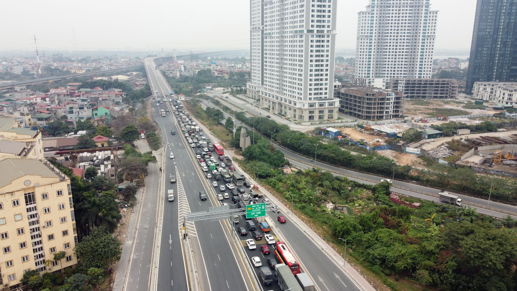 Thông cầu Thăng Long từ sáng, đến trưa xe vẫn phải quay đầu - Ảnh 6. Thông cầu Thăng Long từ sáng, đến trưa xe vẫn phải quay đầu - Ảnh 6.