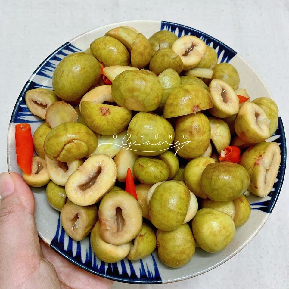 Bật mí những cách muối sung giòn ngon, cực kì đơn giản - Ảnh 1. Bật mí những cách muối sung giòn ngon, cực kì đơn giản - Ảnh 1.