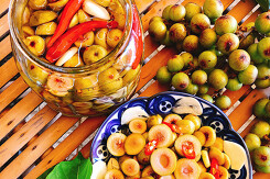 Bật mí những cách muối sung giòn ngon, cực kì đơn giản