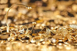 Dự báo giá vàng 9/1: Đà giảm có thể kéo dài theo xu hướng thị trường thế giới?