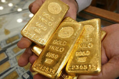 Giá vàng hôm nay 8/1: Vàng SJC mất thêm 120.000 đồng/lượng