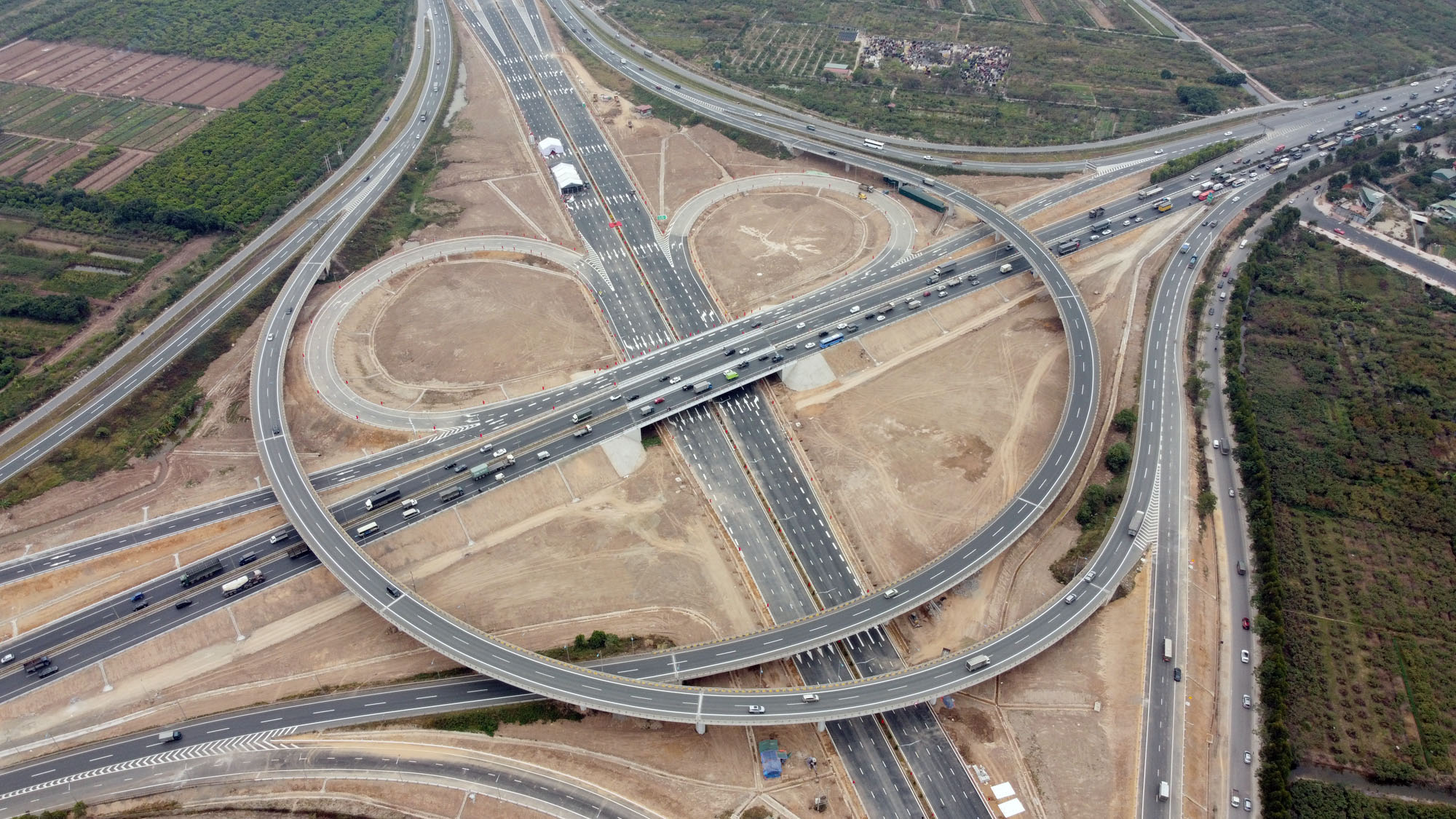 Cận cảnh nút giao đường Vành đai 3 với cao tốc Hà Nội - Hải Phòng trị giá 400 tỷ đồng - Ảnh 2. Cận cảnh nút giao đường Vành đai 3 với cao tốc Hà Nội - Hải Phòng trị giá 400 tỷ đồng - Ảnh 2.