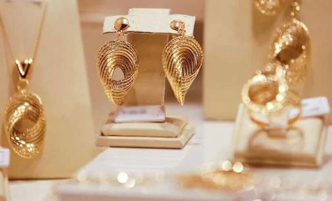 Giá vàng hôm nay 9/1: Chốt phiên cuối tuần, SJC rớt xuống còn 56 triệu đồng/lượng - Ảnh 1. Giá vàng hôm nay 9/1: Chốt phiên cuối tuần, SJC rớt xuống còn 56 triệu đồng/lượng - Ảnh 1.