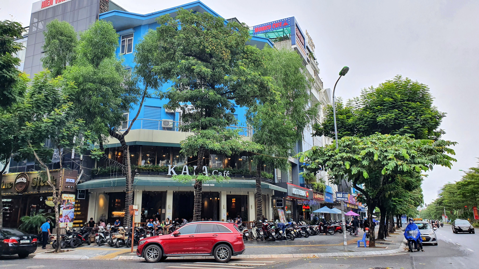Mặt bằng BĐS bán lẻ Hà Nội 'thức giấc' sau hơn 2 tháng giãn cách - Ảnh 13. Mặt bằng BĐS bán lẻ Hà Nội 'thức giấc' sau hơn 2 tháng giãn cách - Ảnh 13.