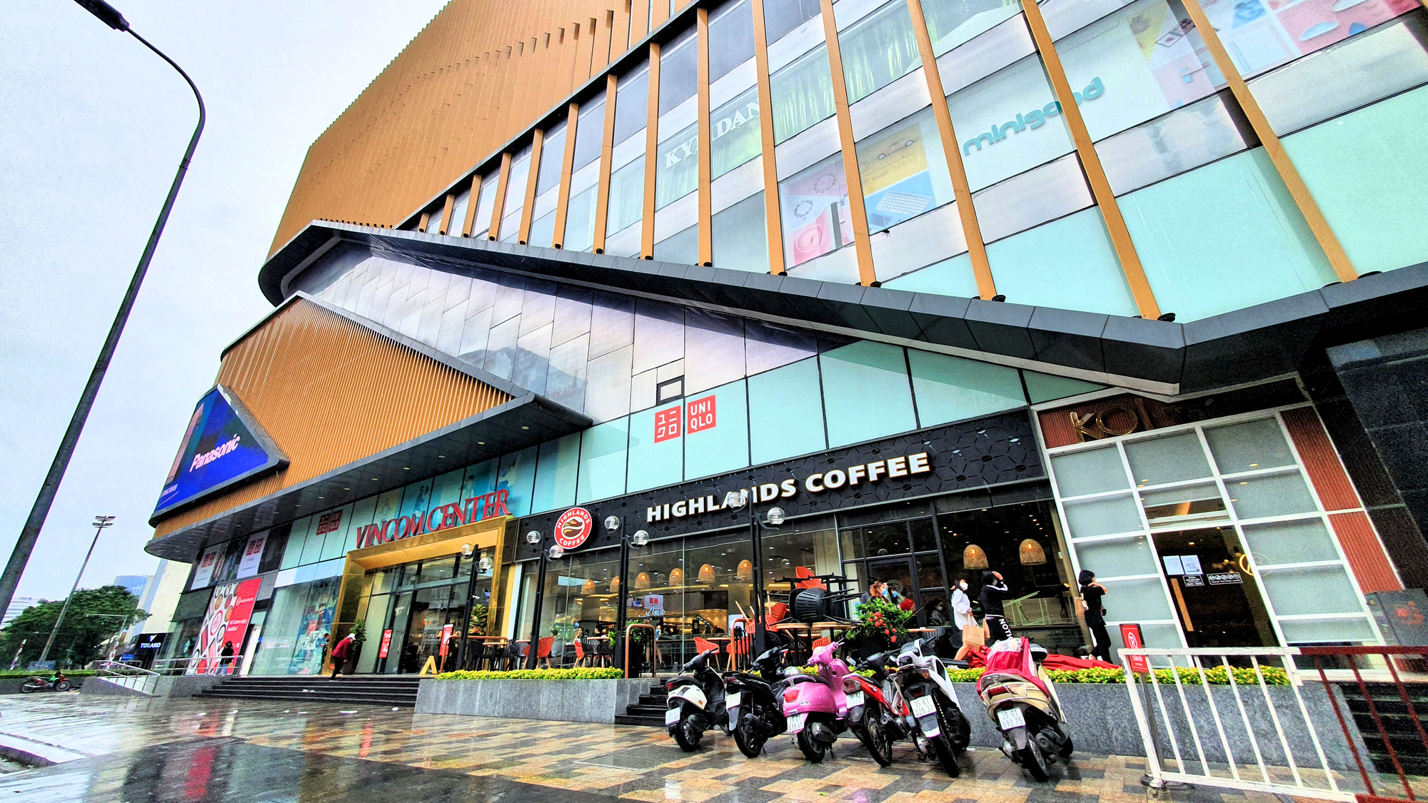 Mặt bằng BĐS bán lẻ Hà Nội 'thức giấc' sau hơn 2 tháng giãn cách - Ảnh 1. Mặt bằng BĐS bán lẻ Hà Nội 'thức giấc' sau hơn 2 tháng giãn cách - Ảnh 1.