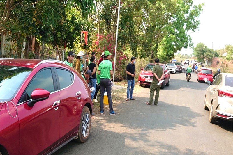 'Lúc sốt đất, trẻ con cũng có thể làm môi giới, cầm sổ đỏ chào mời khách' - Ảnh 1.