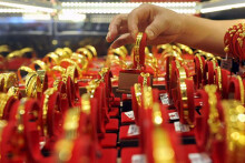 So sánh giá vàng hôm nay 2/10: SJC điều chỉnh không quá 50.000 đồng/lượng phiên trưa cuối tuần