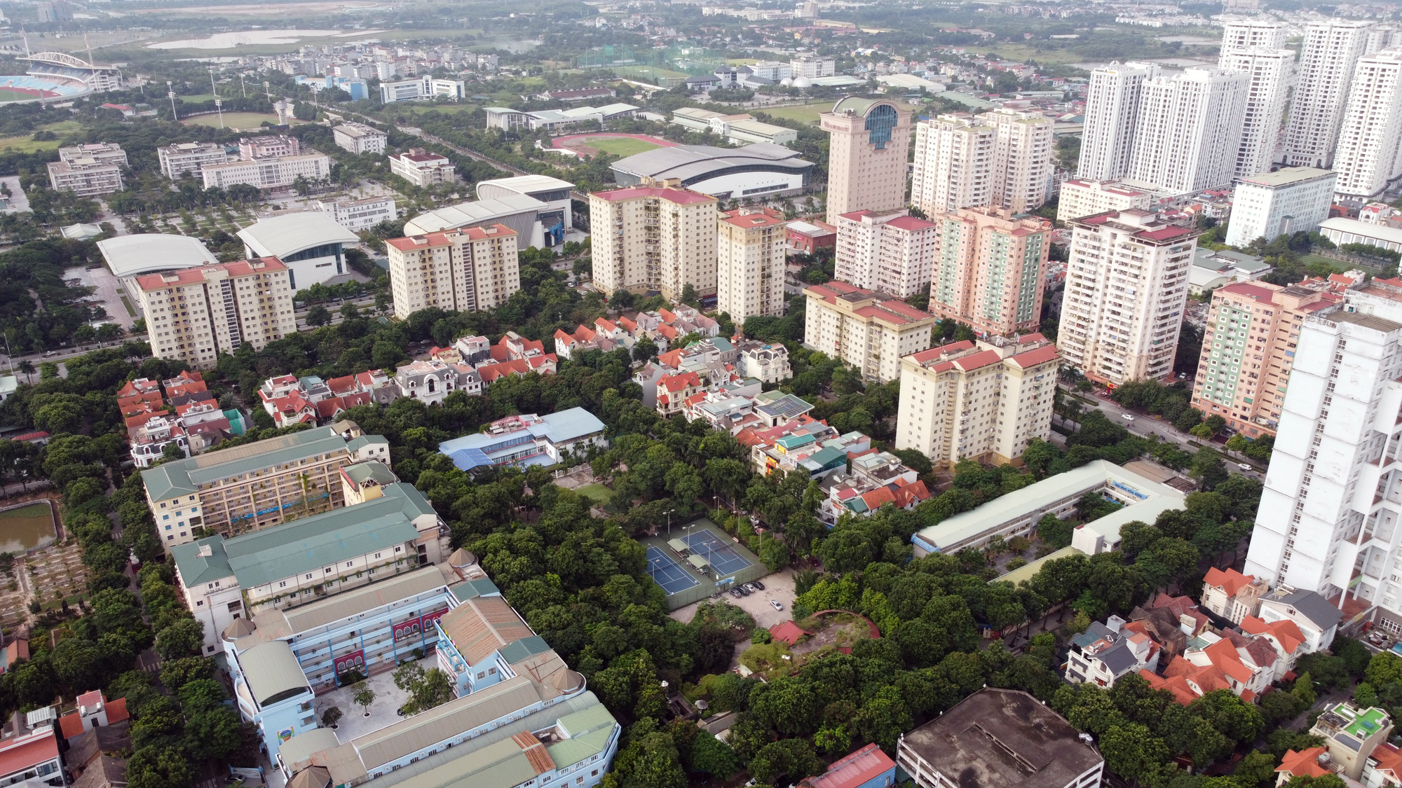 Cận cảnh khu đất được điều chỉnh quy hoạch, cho phép HUD xây chung cư, nhà liền kề ở nút giao Lê Đức Thọ - Hàm Nghi - Ảnh 1.