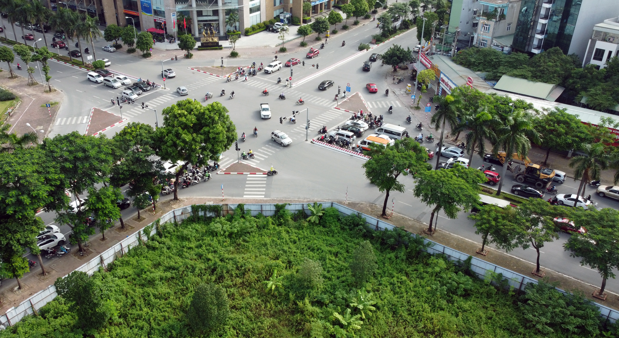 Cận cảnh khu đất được điều chỉnh quy hoạch, cho phép HUD xây chung cư, nhà liền kề ở nút giao Lê Đức Thọ - Hàm Nghi - Ảnh 9.