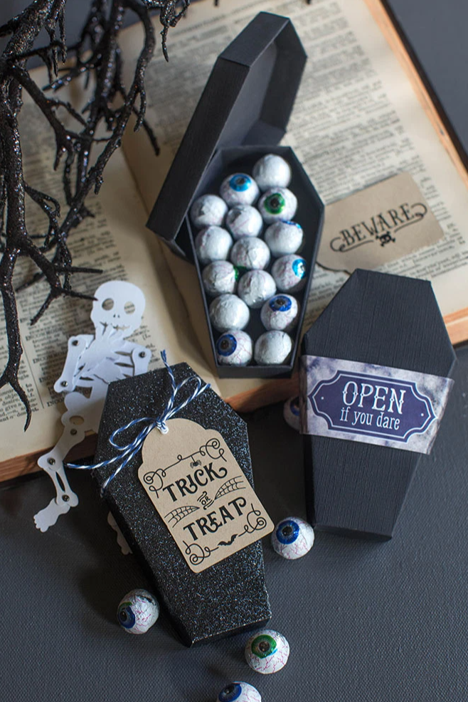 3 cách làm túi đựng kẹo Halloween đẹp, độc đáo nhất năm 2021 - Ảnh 4. 3 cách làm túi đựng kẹo Halloween đẹp, độc đáo nhất năm 2021 - Ảnh 4.