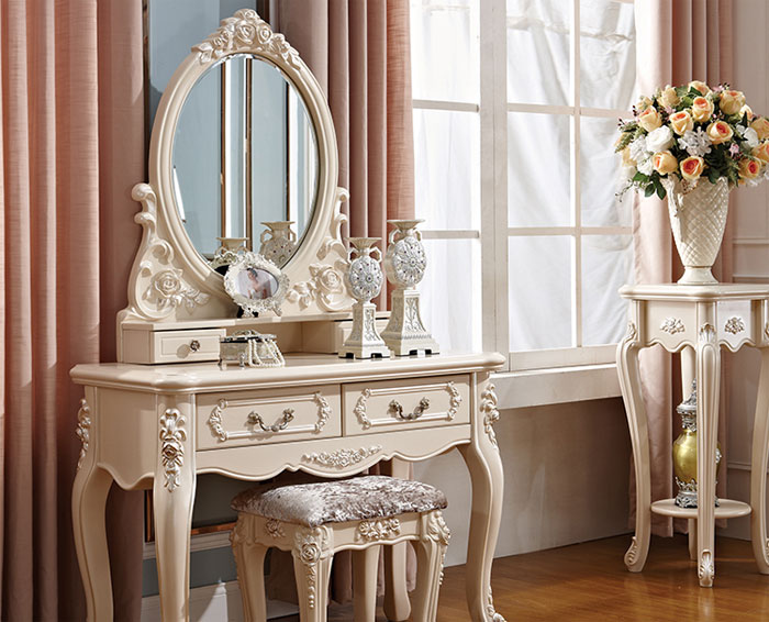 Mách bạn cách trang trí nội thất phòng ngủ theo phong cách cổ điển - Ảnh 2. Mách bạn cách trang trí nội thất phòng ngủ theo phong cách cổ điển - Ảnh 2.