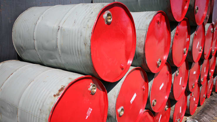 Giá xăng dầu hôm nay 11/11: Giá dầu giảm trở lại do hàng tồn kho Mỹ tăng - Ảnh 1. Giá xăng dầu hôm nay 11/11: Giá dầu giảm trở lại do hàng tồn kho Mỹ tăng - Ảnh 1.