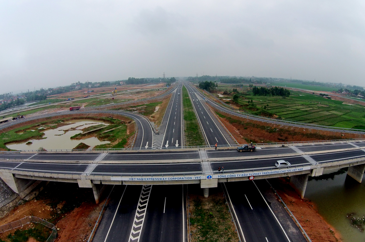 Bộ GTVT yêu cầu báo cáo tiến độ huy động vốn dự án cao tốc đoạn Diễn Châu - Bãi Vọt - Ảnh 1. Bộ GTVT yêu cầu báo cáo tiến độ huy động vốn dự án cao tốc đoạn Diễn Châu - Bãi Vọt - Ảnh 1.