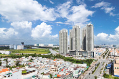 Nợ vay nhiều công ty địa ốc tăng bằng lần, đẩy tổng nợ nhóm doanh nghiệp trong ngành lên 15 tỷ USD