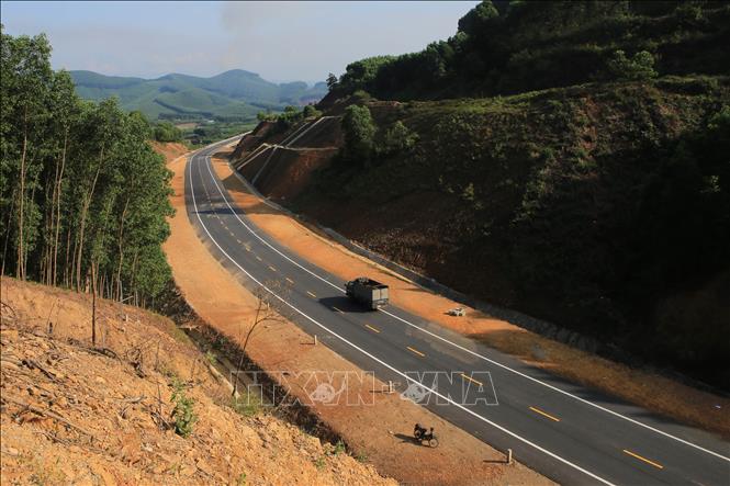Sắp đưa vào khai thác cao tốc La Sơn - Túy Loan - Ảnh 1. Sắp đưa vào khai thác cao tốc La Sơn - Túy Loan - Ảnh 1.