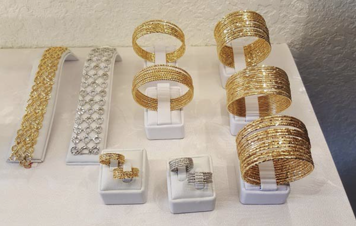 Giá vàng hôm nay 3/11: Vàng miếng SJC quay đầu giảm 50.000 - 100.000 đồng/lượng - Ảnh 2. Giá vàng hôm nay 3/11: Vàng miếng SJC quay đầu giảm 50.000 - 100.000 đồng/lượng - Ảnh 2.