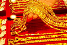 So sánh giá vàng hôm nay 20/11: Vàng SJC lao dốc không phanh trong phiên cuối tuần