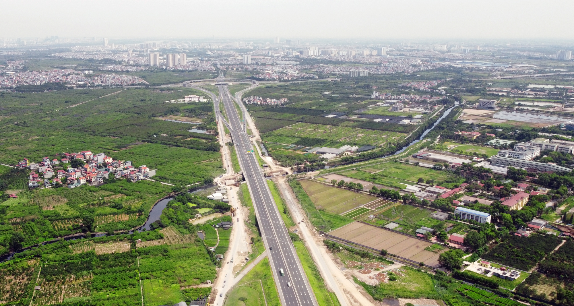 Quy hoạch Hà Nội 10 năm nhìn lại - Bài 6: Toàn cảnh các tuyến cao tốc kết nối Thủ đô hình thành 10 năm qua - Ảnh 15. Toàn cảnh các tuyến cao tốc kết nối Thủ đô hình thành 10 năm qua - Ảnh 12.
