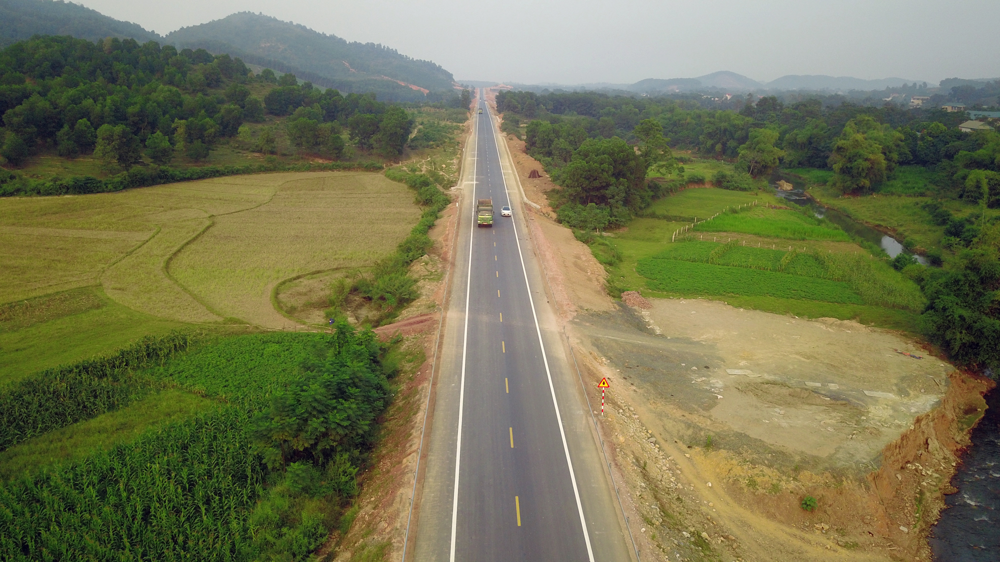 Quy hoạch Hà Nội 10 năm nhìn lại - Bài 6: Toàn cảnh các tuyến cao tốc kết nối Thủ đô hình thành 10 năm qua - Ảnh 9. Toàn cảnh các tuyến cao tốc kết nối Thủ đô hình thành 10 năm qua - Ảnh 7.