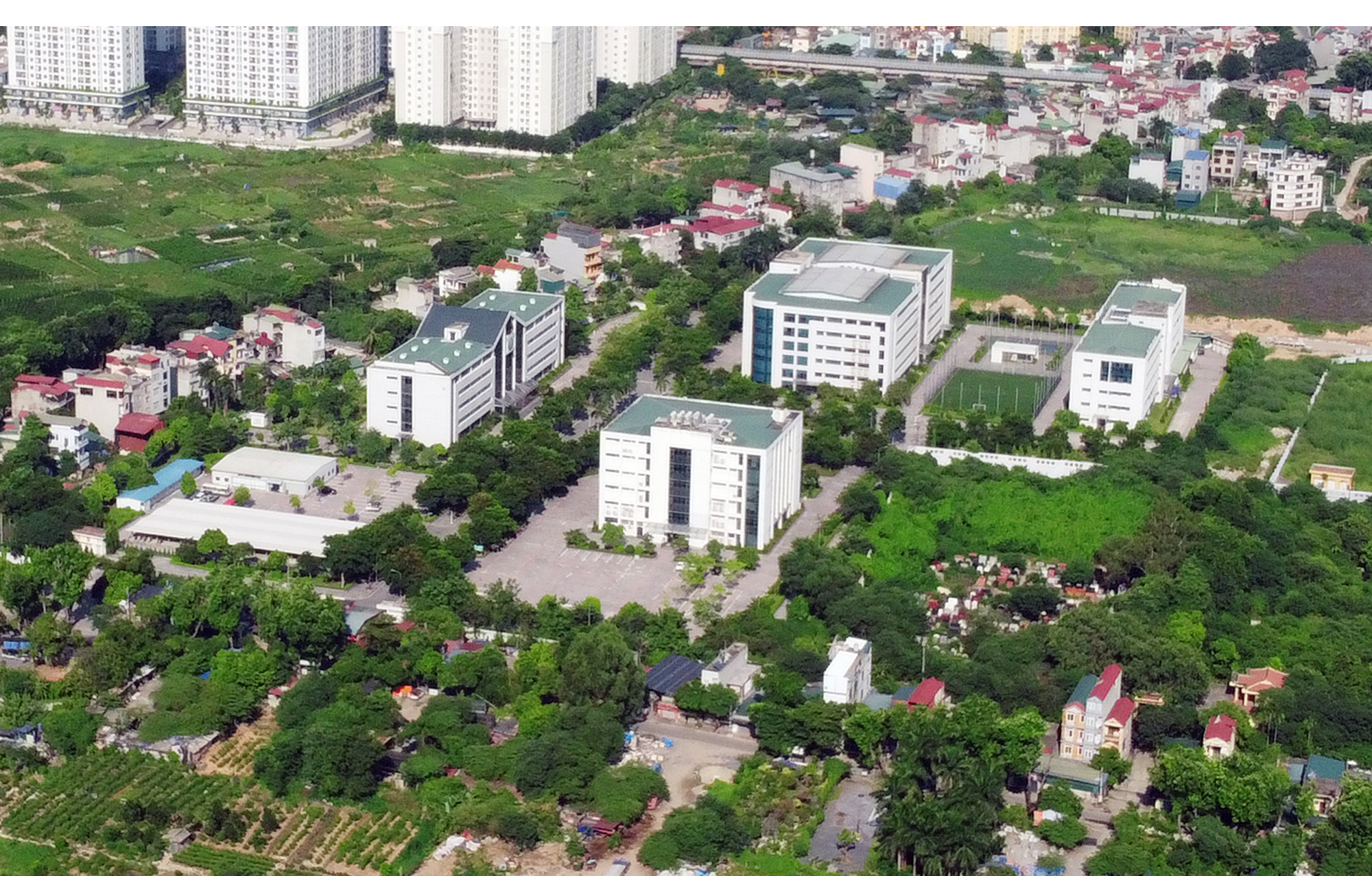 Di chuyển trường học, bệnh viện, các cơ sở công nghiệp ô nhiễm ra khỏi nội đô: 6 năm vẫn... rất chậm! - Ảnh 3.