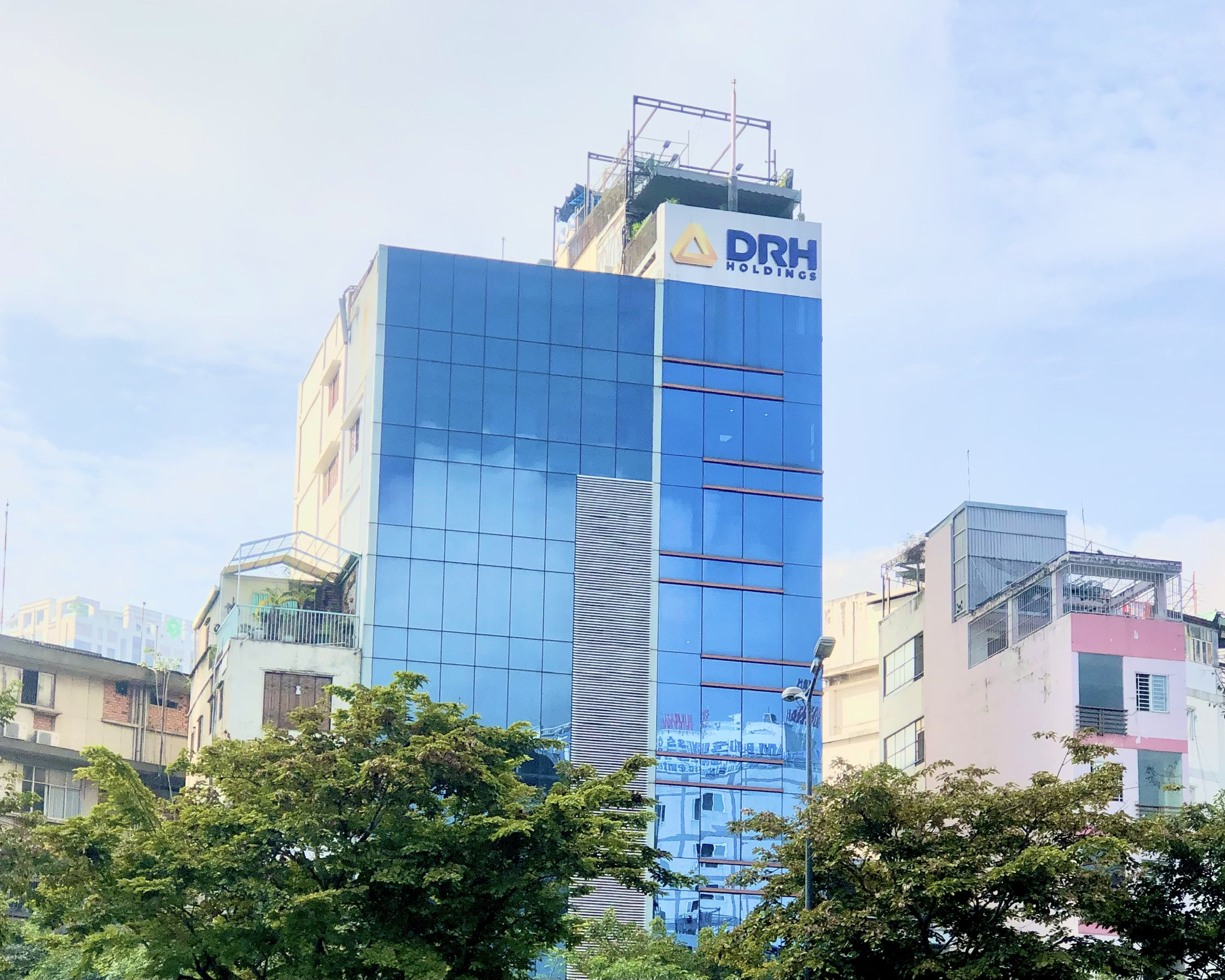 DRH Holdings sắp phát hành hơn 60 triệu cổ phiếu mới ra công chúng - Ảnh 1. DRH Holdings sắp phát hành hơn 60 triệu cổ phiếu mới ra công chúng - Ảnh 1.