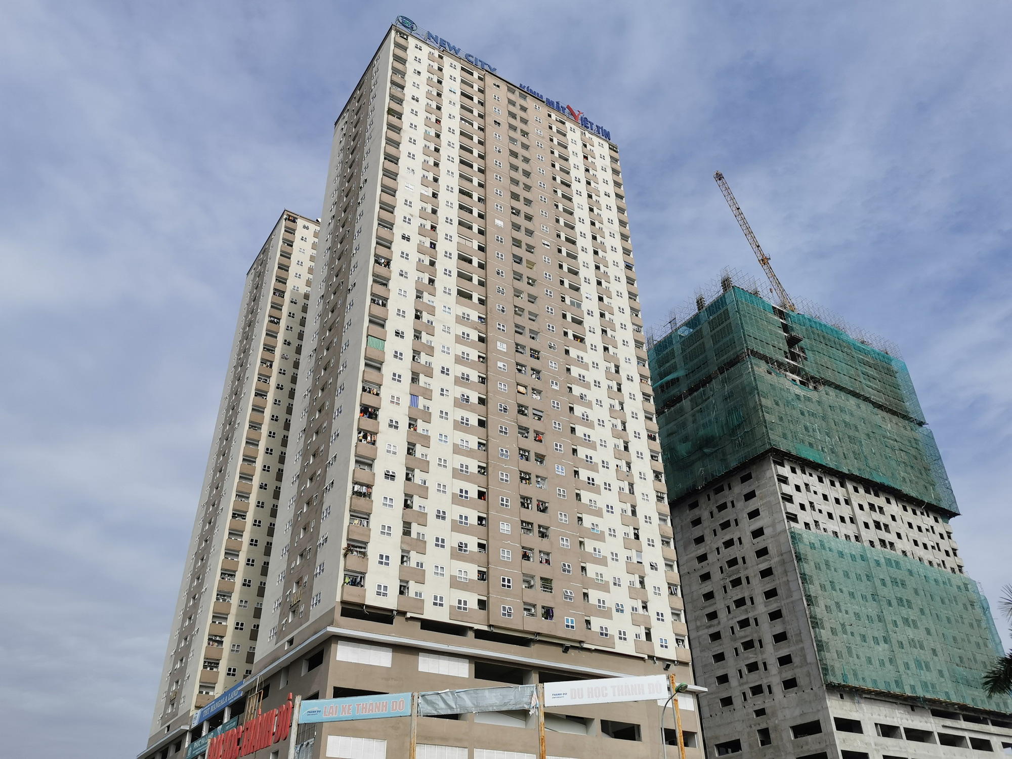 Các doanh nghiệp địa ốc liên tục mở rộng quỹ đất và thực hiện chuyển nhượng dự án bất chấp dịch bệnh - Ảnh 1. Các doanh nghiệp địa ốc liên tục mở rộng quỹ đất và thực hiện chuyển nhượng dự án bất chấp dịch bệnh - Ảnh 1.