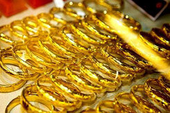 So sánh giá vàng hôm nay 8/11: Giá vàng SJC tiếp tục đà tăng tại các hệ thống cửa hàng kinh doanh