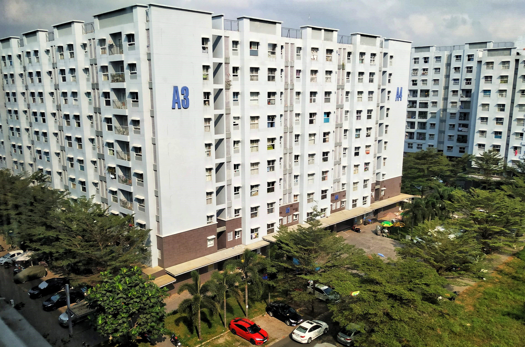 1 m2 đất Thủ Thiêm gần bằng một căn hộ tầm trung, người Sài Gòn lại loay hoay với bài toán an cư thời đất nóng - Ảnh 2. 1 m2 đất Thủ Thiêm gần bằng một căn hộ tầm trung, người Sài Gòn lại loay hoay với bài toán an cư thời đất nóng - Ảnh 2.