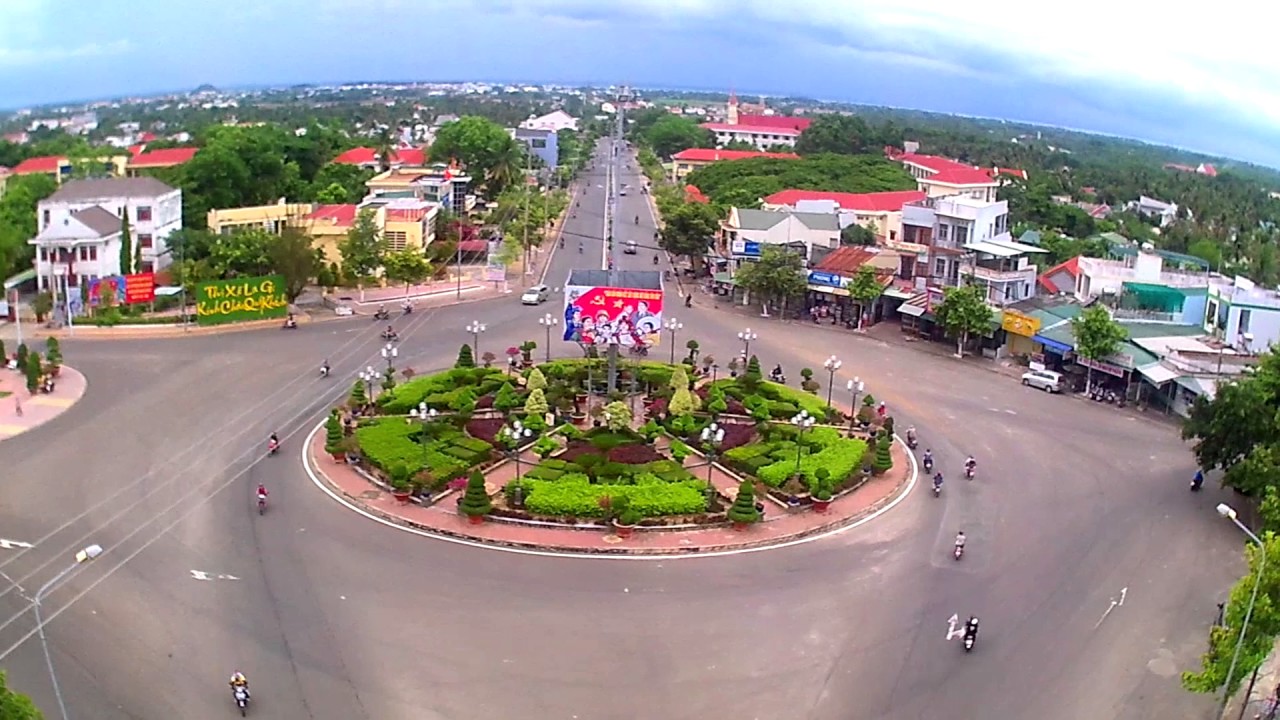 Nhiều 'đội lái' từ Hà Nội, TP HCM về săn đất, thổi giá gây sốt đất cục bộ ở La Gi - Ảnh 1. Nhiều 'đội lái' từ Hà Nội, TP HCM về săn đất, thổi giá gây sốt đất cục bộ ở La Gi - Ảnh 1.