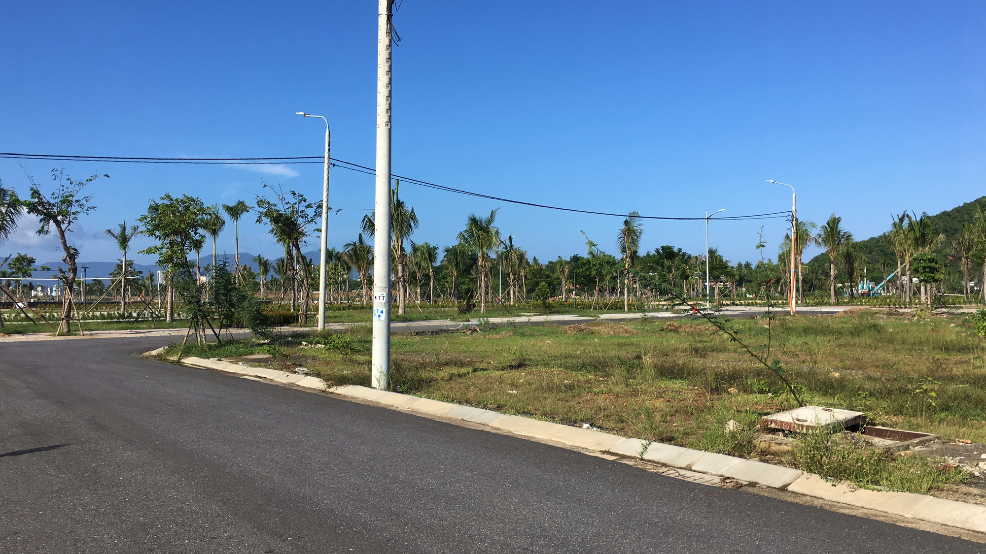 Đấu giá đất cao trên trời rồi bỏ của chạy lấy người diễn ra khắp cả nước - Ảnh 3. Đấu giá đất cao trên trời rồi bỏ của chạy lấy người diễn ra khắp cả nước - Ảnh 3.