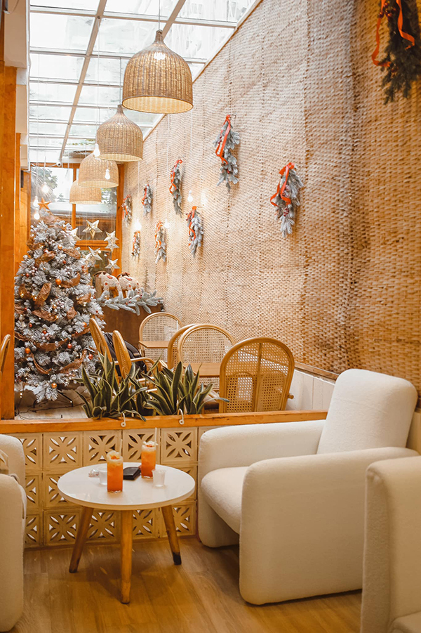 Những quán cà phê trang trí Noel đẹp ở Sài Gòn dành cho dân nghiện “check in” - Ảnh 16. Những quán cà phê trang trí Noel đẹp ở Sài Gòn dành cho dân nghiện “check in” - Ảnh 16.