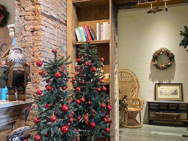 Những quán cà phê trang trí Noel đẹp ở Sài Gòn dành cho dân nghiện “check in” - Ảnh 26. Những quán cà phê trang trí Noel đẹp ở Sài Gòn dành cho dân nghiện “check in” - Ảnh 26.