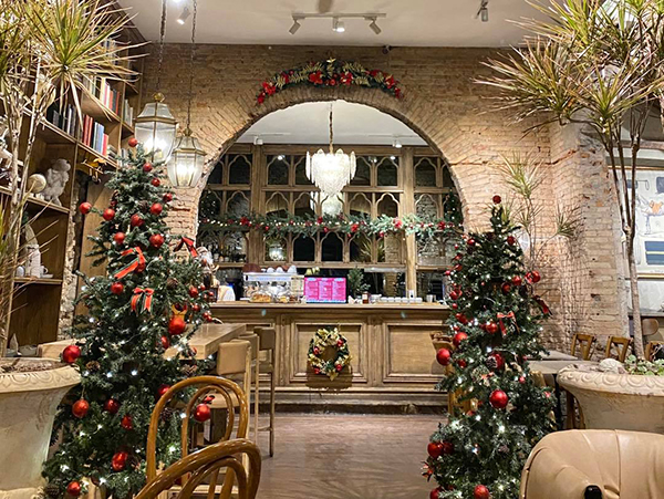 Những quán cà phê trang trí Noel đẹp ở Sài Gòn dành cho dân nghiện “check in” - Ảnh 28. Những quán cà phê trang trí Noel đẹp ở Sài Gòn dành cho dân nghiện “check in” - Ảnh 28.