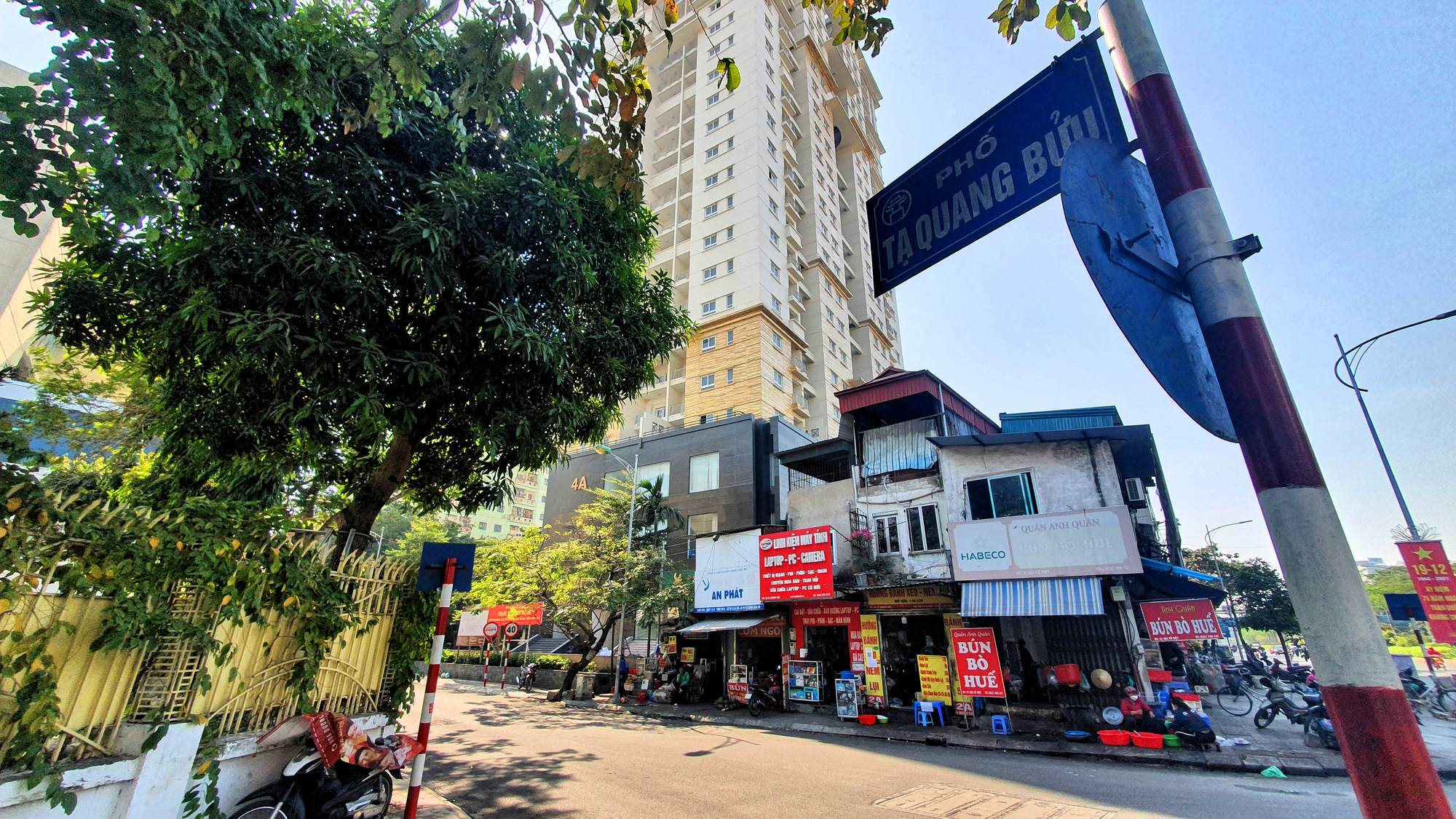 Cận cảnh dự án treo gần hai thập kỷ giữa Thủ đô đang được hồi sinh bởi Tân Hoàng Minh - Ảnh 1.