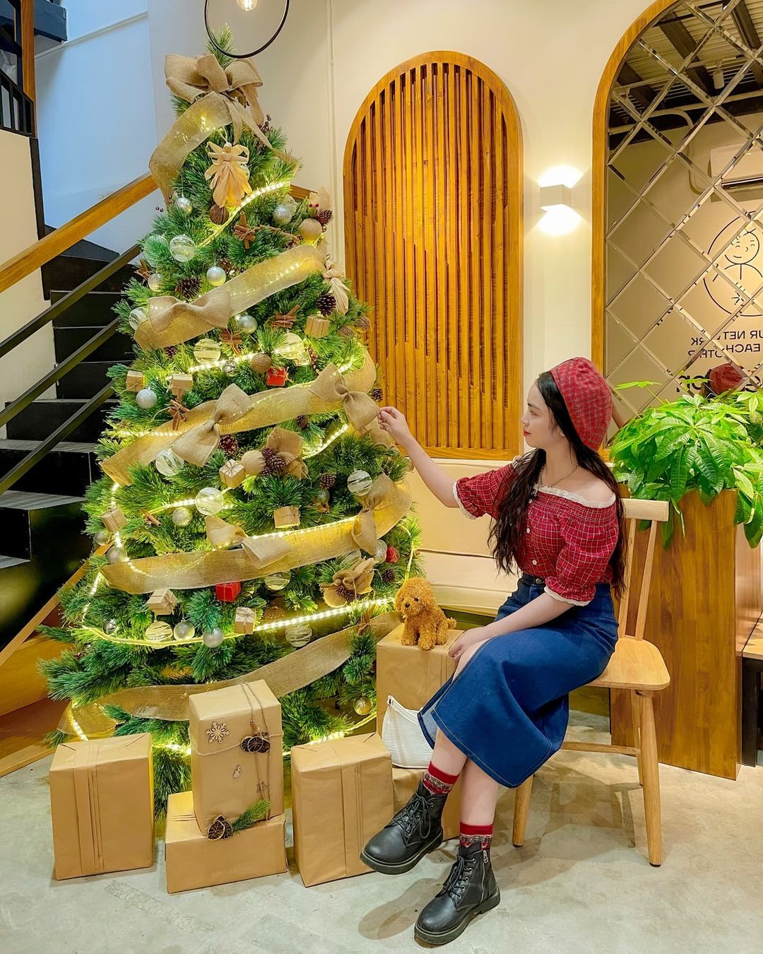 Ý tưởng trang trí Noel nhà hàng đẹp lung linh trong dịp cuối năm 2021 - Ảnh 11. Ý tưởng trang trí Noel nhà hàng đẹp lung linh trong dịp cuối năm 2021 - Ảnh 11.