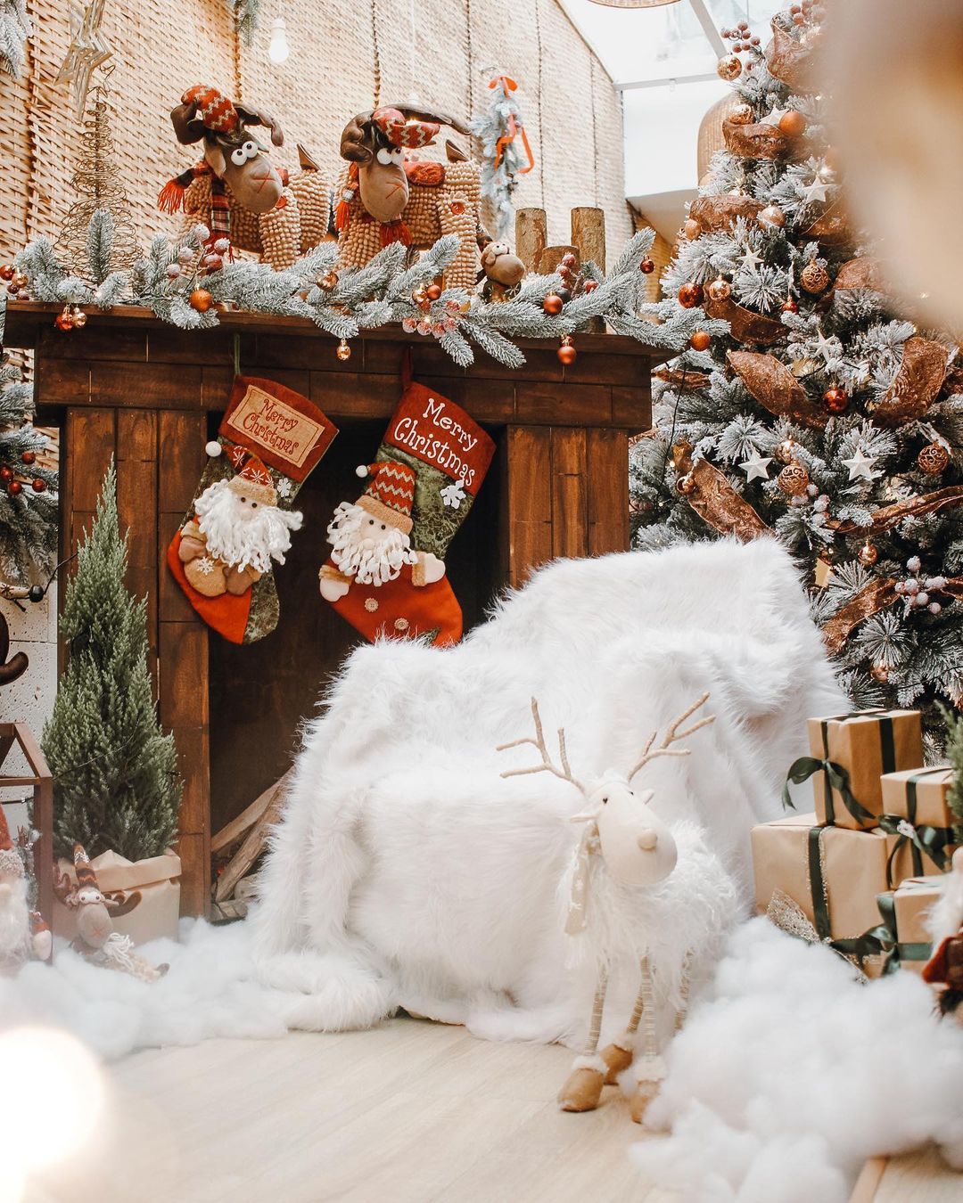 Ý tưởng trang trí Noel nhà hàng đẹp lung linh trong dịp cuối năm 2021 - Ảnh 15. Ý tưởng trang trí Noel nhà hàng đẹp lung linh trong dịp cuối năm 2021 - Ảnh 15.