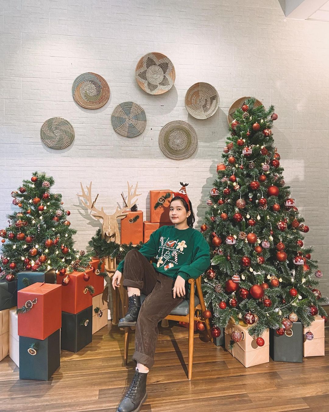 Ý tưởng trang trí Noel nhà hàng đẹp lung linh trong dịp cuối năm 2021 - Ảnh 12. Ý tưởng trang trí Noel nhà hàng đẹp lung linh trong dịp cuối năm 2021 - Ảnh 12.