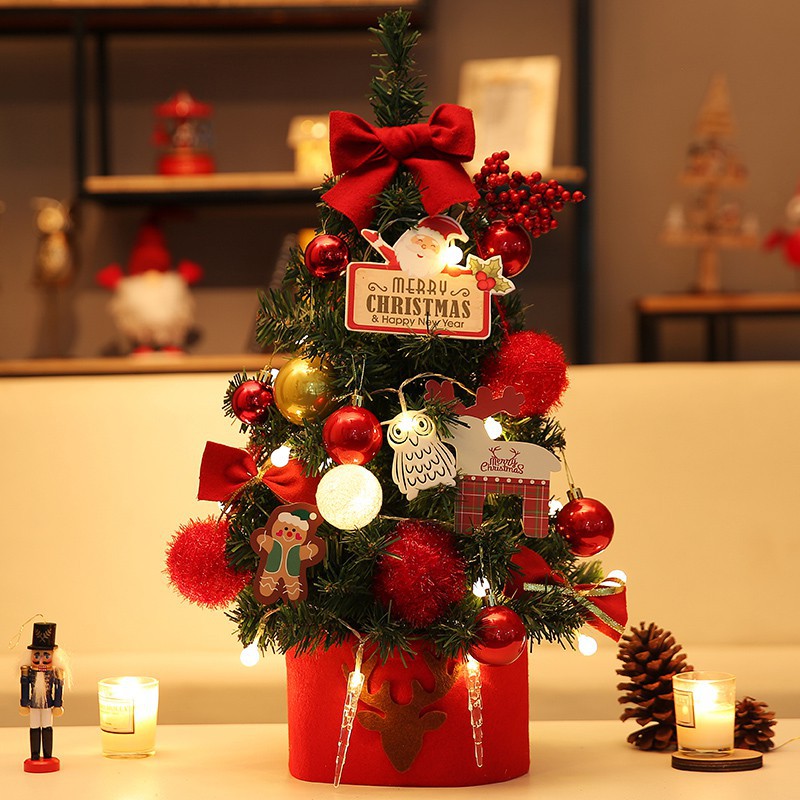 Xu hướng trang trí cây thông Noel để bàn vừa tiết kiệm, vừa ấn tượng năm 2021 - Ảnh 4. Xu hướng trang trí cây thông Noel để bàn vừa tiết kiệm, vừa ấn tượng năm 2021 - Ảnh 4.