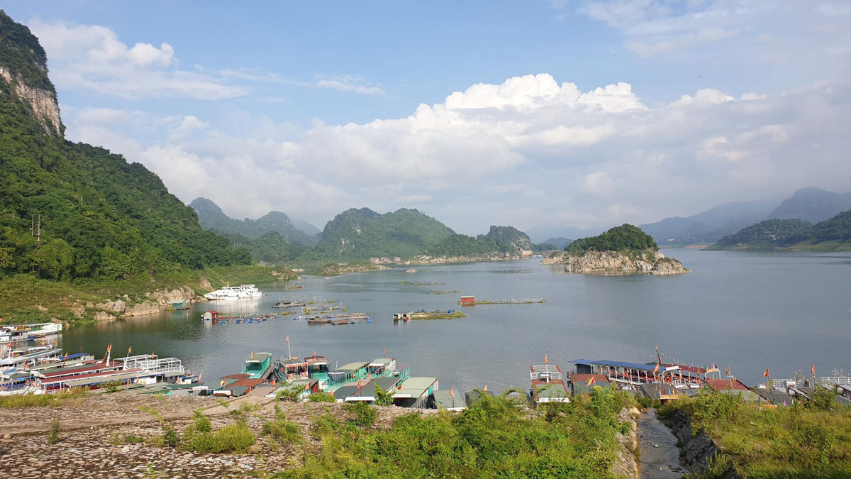 Lên đời hạ tầng giao thông, hàng chục doanh nghiệp đổ về Hòa Bình làm dự án - Ảnh 3. Lên đời hạ tầng giao thông, hàng chục doanh nghiệp đổ về Hòa Bình làm dự án - Ảnh 3.