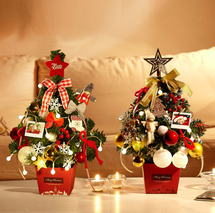 Xu hướng trang trí cây thông Noel để bàn vừa tiết kiệm, vừa ấn tượng năm 2021 - Ảnh 5. Xu hướng trang trí cây thông Noel để bàn vừa tiết kiệm, vừa ấn tượng năm 2021 - Ảnh 5.