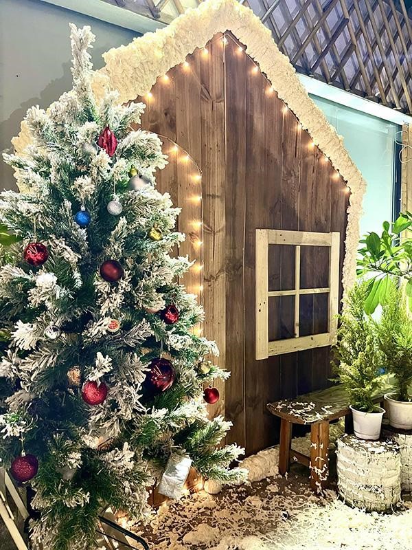Những quán cafe trang trí Noel ở Hà Nội cho các tín đồ sống ảo - Ảnh 2. Những quán cafe trang trí Noel ở Hà Nội cho các tín đồ sống ảo - Ảnh 2.