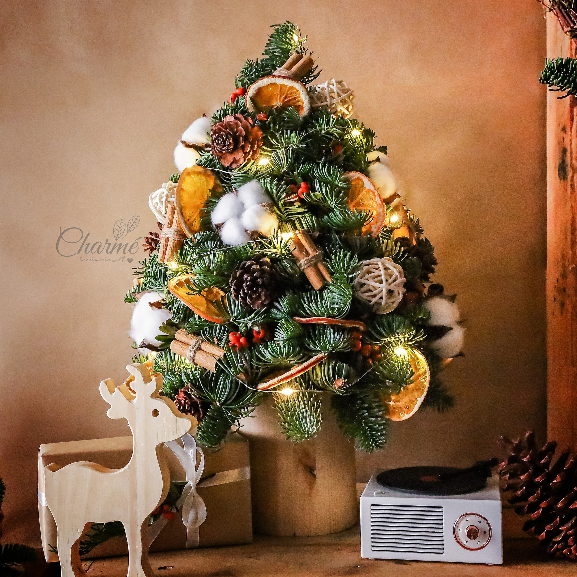 Cây thông Noel giá bao nhiêu? Bảng giá một số loại cây thông Noel trên thị trường năm 2021 - Ảnh 2.