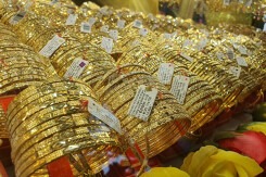 Giá vàng hôm nay 24/12: Đồng loạt giảm thêm 50.000 - 120.000 đồng/lượng