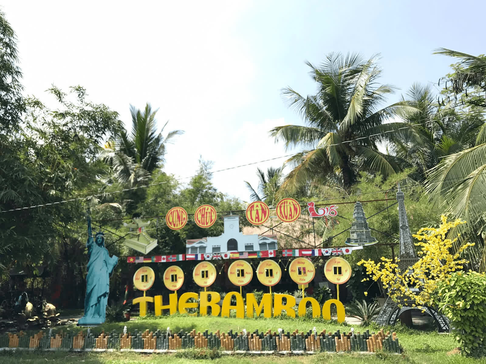 Tết Dương lịch 2022 đi đâu chơi: Top 5 địa điểm nổi tiếng gợi ý cho bạn - Ảnh 3. Tết Dương lịch 2022 đi đâu chơi: Top 5 địa điểm nổi tiếng gợi ý cho bạn - Ảnh 3.