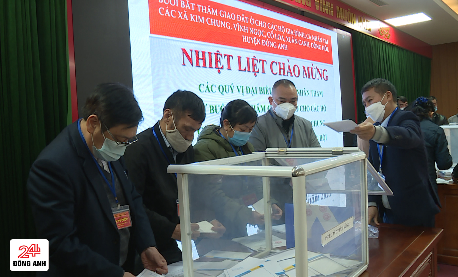 Huyện Đông Anh giao đất dịch vụ cho 197 hộ dân - Ảnh 1. Huyện Đông Anh giao đất dịch vụ cho 197 hộ dân - Ảnh 1.