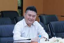 Bầu Thụy tiếp tục chào mua cổ phiếu của Thaiholdings dưới thị giá