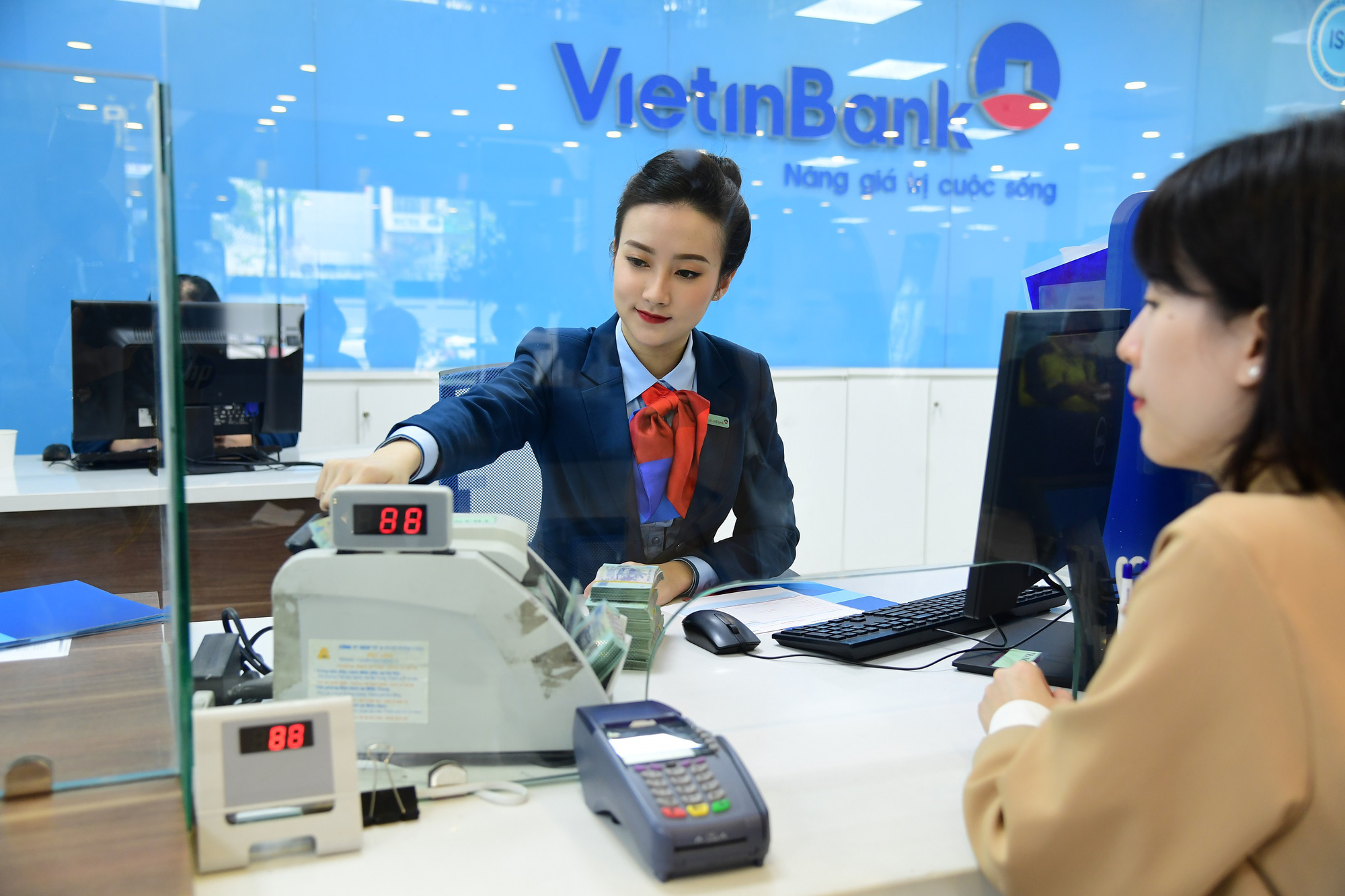 Lãi suất ngân hàng VietinBank tháng 12/2021 cao nhất 5,6%/năm - Ảnh 1. Lãi suất ngân hàng VietinBank tháng 12/2021 cao nhất 5,6%/năm - Ảnh 1.