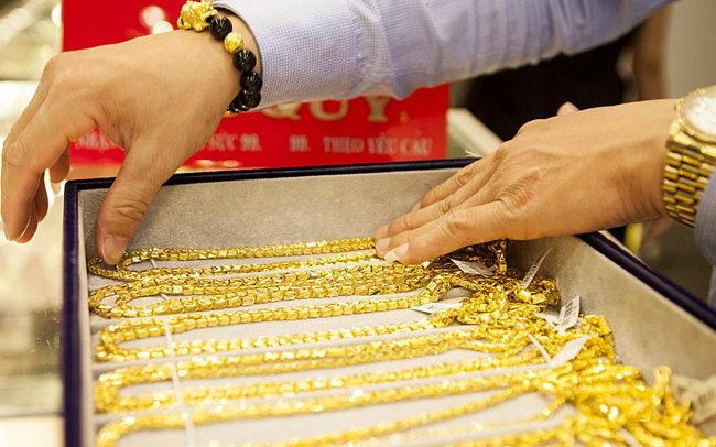 Giá vàng hôm nay 4/12: Vàng SJC tăng 50.000 - 150.000 đồng/lượng trong phiên cuối tuần - Ảnh 2. Giá vàng hôm nay 4/12: Vàng SJC tăng 50.000 - 150.000 đồng/lượng trong phiên cuối tuần - Ảnh 2.
