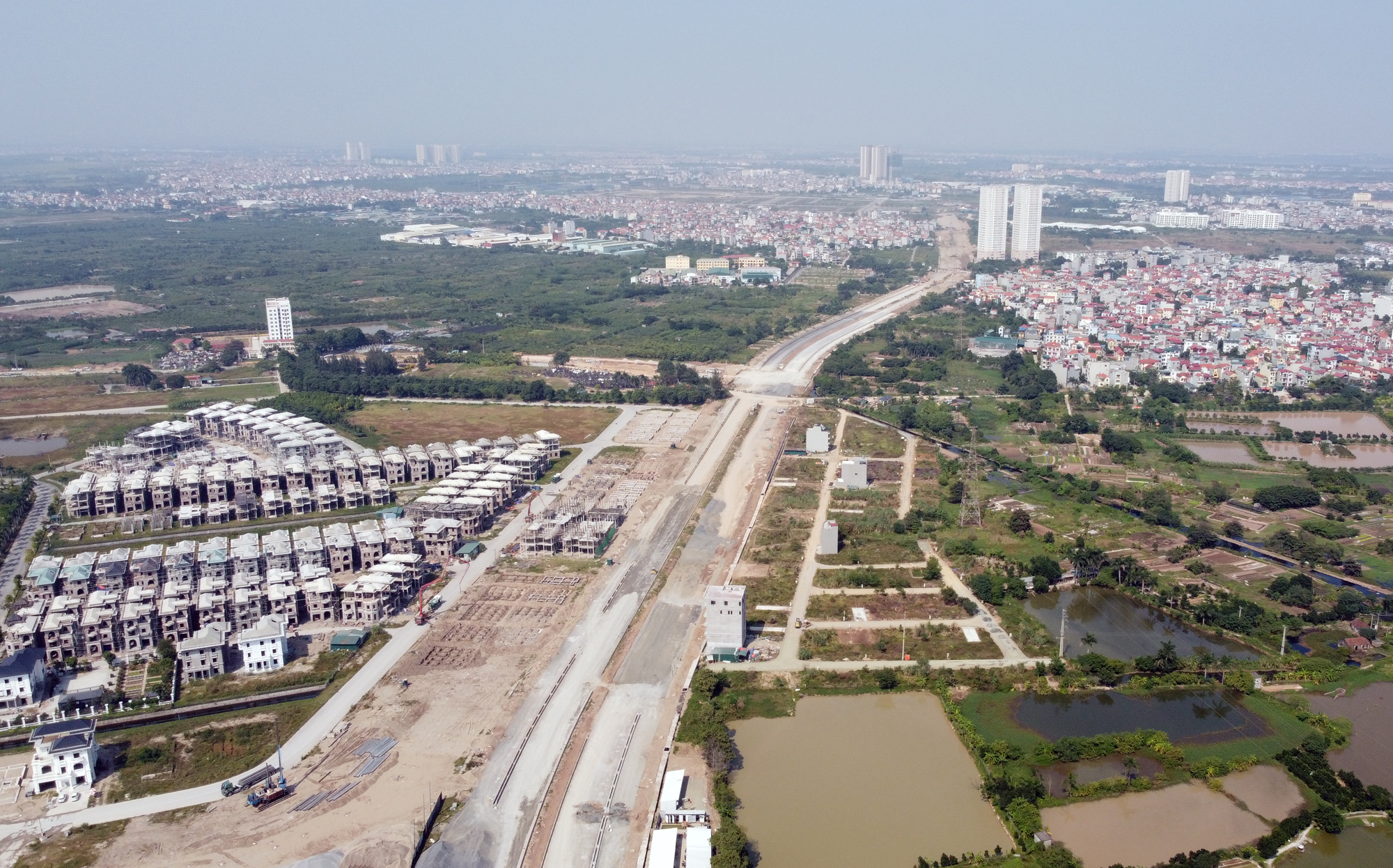 Toàn cảnh 6 tuyến đường đang xây dựng giúp Hoài Đức thêm tiêu chí lên quận - Ảnh 2. Toàn cảnh 6 tuyến đường đang xây dựng giúp Hoài Đức thêm tiêu chí lên quận - Ảnh 2.